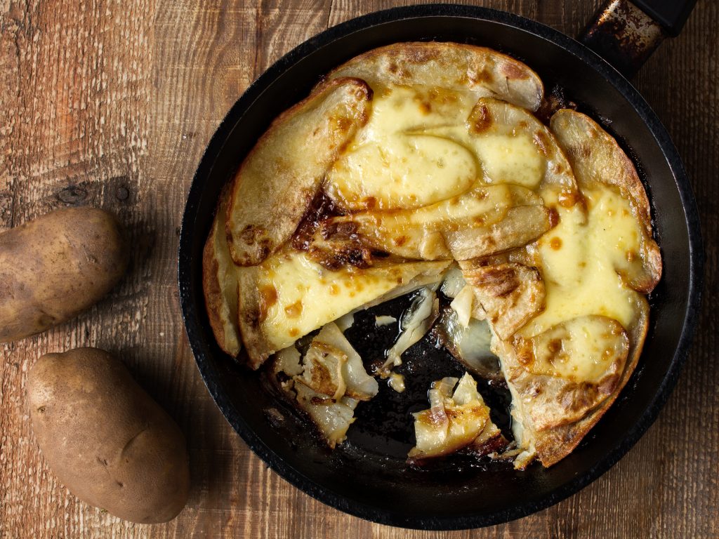 traditional english pub grub comfort food pan haggerty Inspire Lodge twin bed