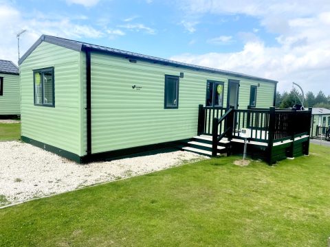 Willerby Mistral 2021 outside the holiday home